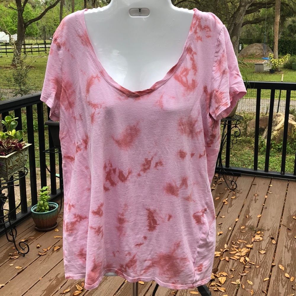 Pink Victoria’s Secret pink tie dye T-shirt size M